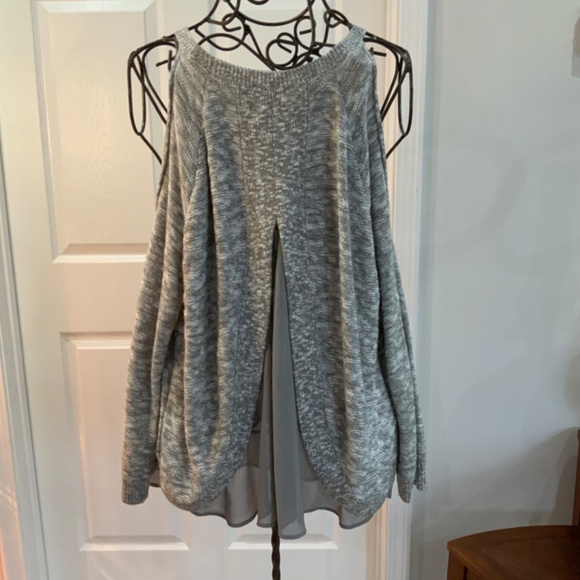 TORRID COLD SHOULDER SWEATER PLUS SIZE 2 - Picture 2 of 11